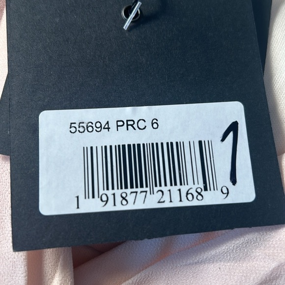 IEENA FOR MAC DUGGAL 55694 NWT
Embellished Shoulder Blouson Sleeve Evening Gown - Picture 11 of 13